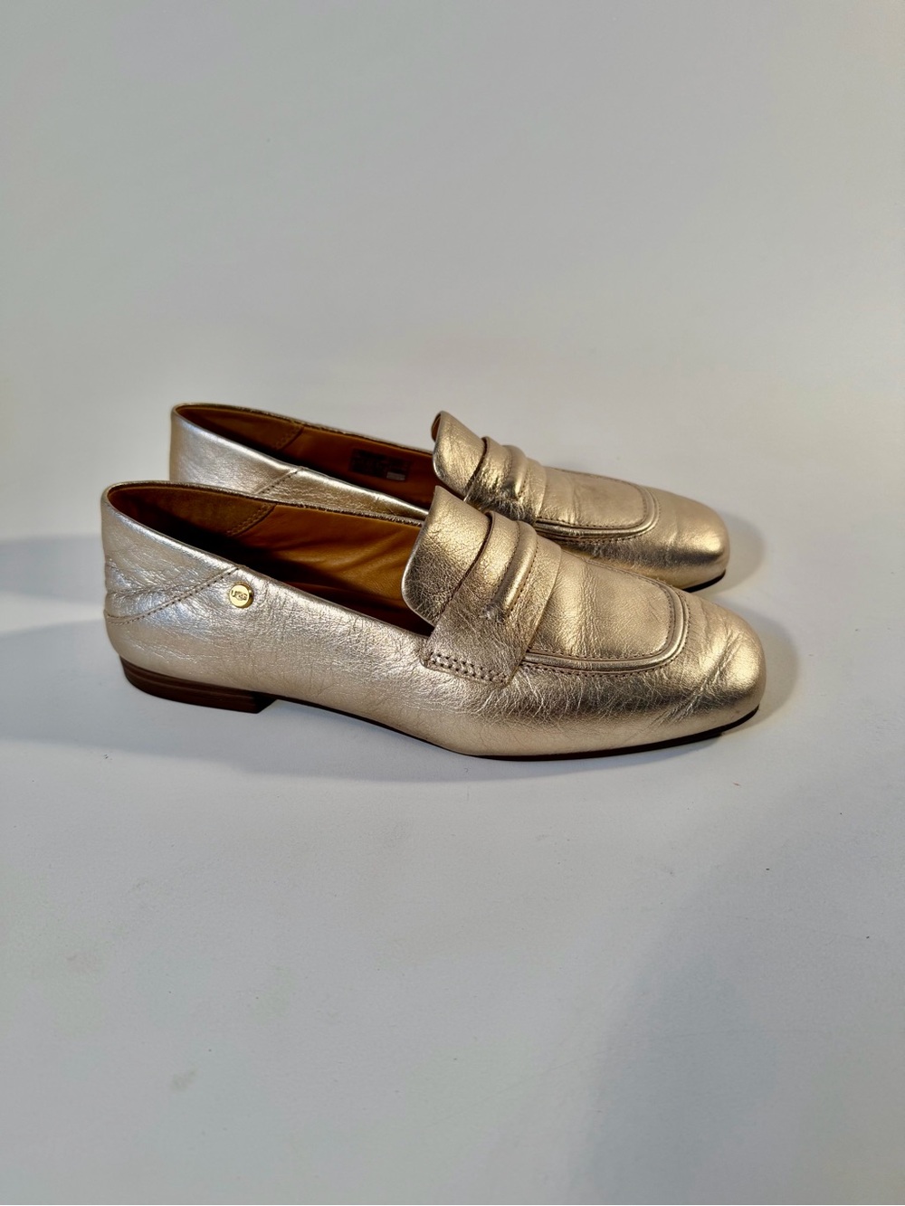 WOMENS SZ 7 UGG JANAYA PENNY LOAFER FLATS METALLIC GOLD SHOES SHEEPSKIN LEATHER
